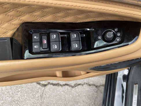 Used 2025 Jeep Grand Cherokee Summit image 11