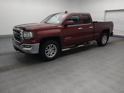 Used 2017 GMC Sierra 1500 SLE w/ SLE Value Package AWD/4WD image 2