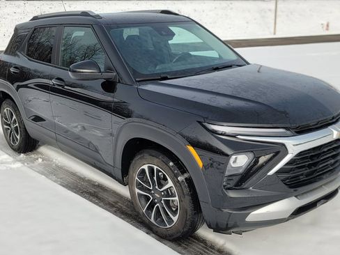 Certified 2024 Chevrolet TrailBlazer LT w/ LT Cold Weather Package image 2