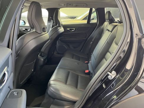 Used 2025 Volvo V60 B5 Cross Country Plus image 25