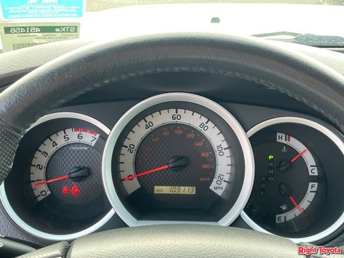 Used 2015 Toyota Tacoma PreRunner w/ Convenience Package RWD image 24