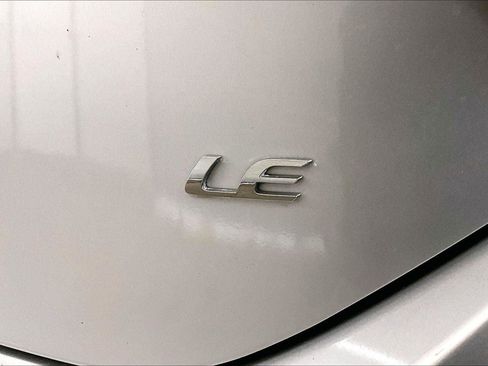 Used 2015 Toyota Corolla LE image 13