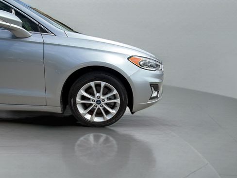 Used 2020 Ford Fusion Energi Titanium FWD image 33