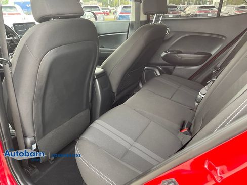 Used 2021 Hyundai Venue SEL FWD image 25