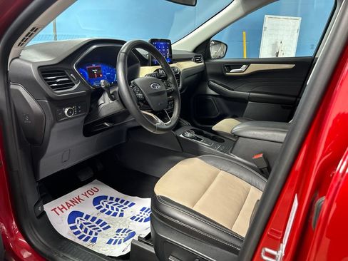 Used 2022 Ford Escape Titanium w/ Titanium Elite Package AWD/4WD image 13