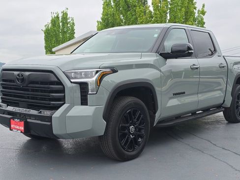 Used 2024 Toyota Tundra Limited AWD/4WD image 7