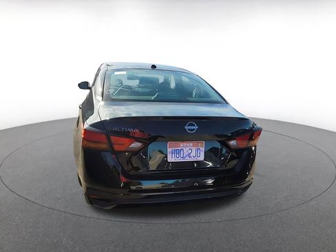 Used 2025 Nissan Altima 2.5 SV image 6