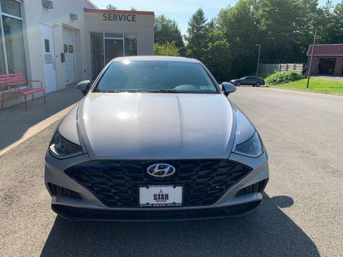 Used 2023 Hyundai Sonata SEL FWD image 2