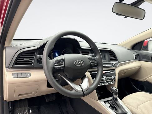 Used 2020 Hyundai Elantra SE FWD image 10