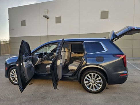 Used 2020 Cadillac XT6 Premium Luxury FWD image 18