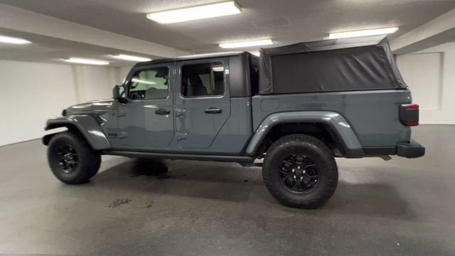 Used 2024 Jeep Gladiator Sport AWD/4WD image 6