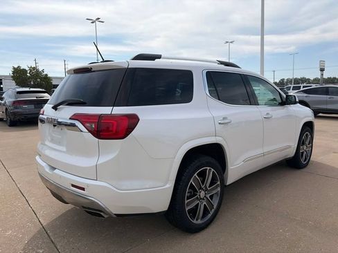 Used 2017 GMC Acadia Denali w/ Technology Package FWD image 3