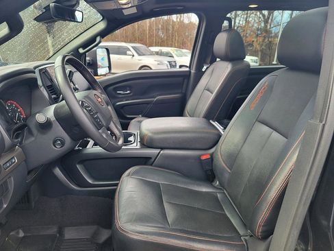 Used 2023 Nissan Titan PRO-4X w/ Pro-4x Convenience Package image 11