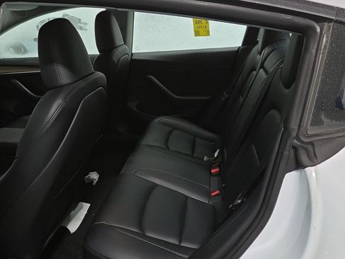 Used 2023 Tesla Model 3 Standard Range image 4
