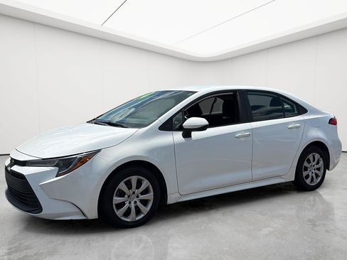 Used 2024 Toyota Corolla LE FWD image 3