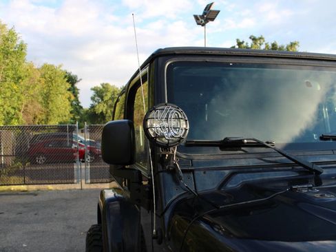 Used 2006 Jeep Wrangler X w/ Jeep 65th Anniversary Edition image 34