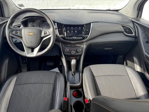 Used 2022 Chevrolet Trax LT w/ LT Convenience Package image 29