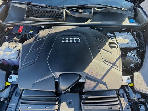 Used 2021 Audi Q8 Premium Plus image 36