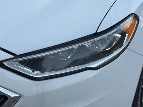 Used 2018 Ford Fusion Titanium image 9