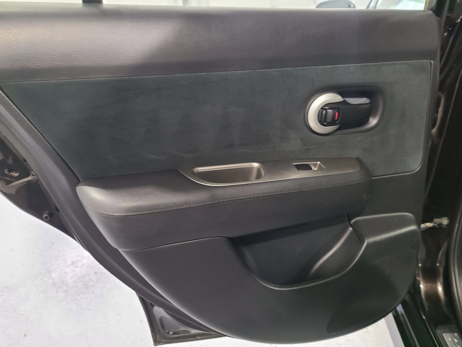 Used 2012 Nissan Versa 1.8 S w/ Plus Pkg FWD image 18