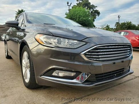 Used 2018 Ford Fusion SE w/ Fusion SE Technology Package image 7