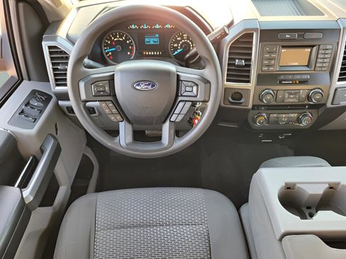 Used 2016 Ford F150 XLT image 12