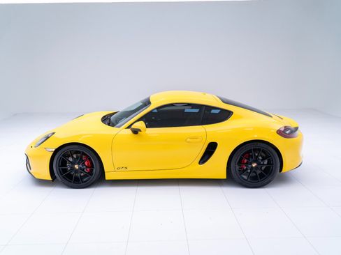 Certified 2016 Porsche Cayman GTS image 2