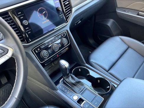Certified 2023 Volkswagen Atlas SE w/ Panoramic Sunroof Package FWD image 17