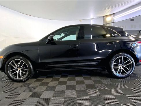 Used 2025 Porsche Macan image 2