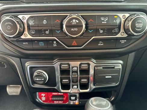 Used 2022 Jeep Wrangler Unlimited Rubicon 4xe w/ Cold Weather Group image 33