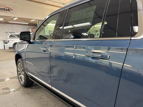 New 2026 GMC Yukon XL Denali w/ Sun & Power Step Package AWD/4WD image 10