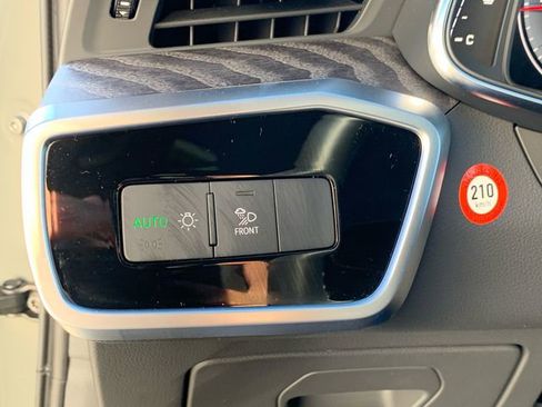 Used 2025 Audi A6 2.0T Premium image 28