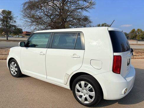 Used 2008 Scion xB image 7