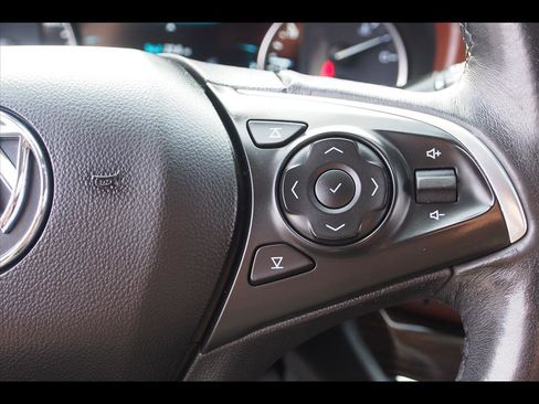 Used 2019 Buick Enclave Avenir w/ Avenir Technology Package image 38