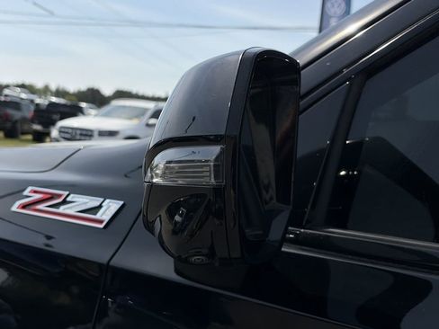 Used 2023 Chevrolet Suburban Z71 w/ Z71 Off-Road Package AWD/4WD image 12
