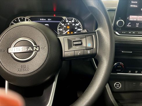 Used 2023 Nissan Rogue SV AWD/4WD image 23