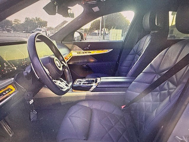 Used 2023 BMW 740i RWD image 6