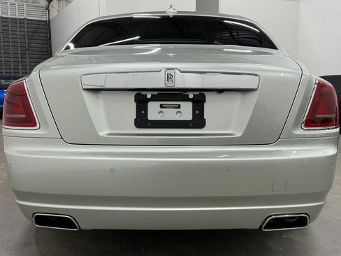 Used 2015 Rolls-Royce Ghost RWD image 12