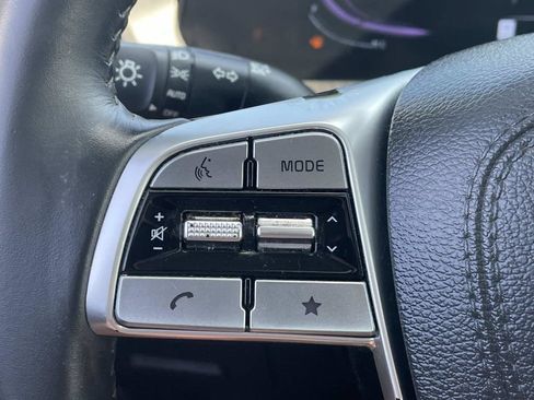 Used 2025 Kia Telluride EX w/ EX Captain's Chair Package FWD image 30