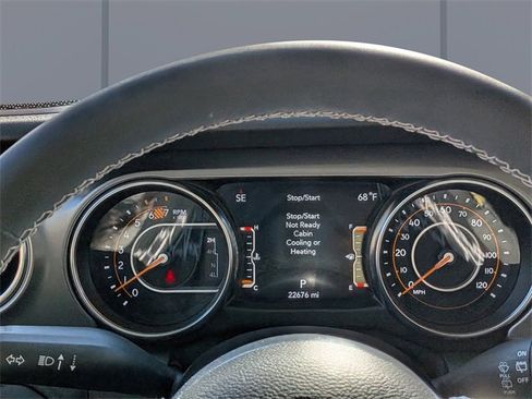 Used 2023 Jeep Wrangler Rubicon image 28