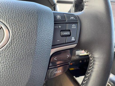 Used 2025 Toyota Camry Hybrid image 17