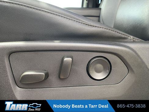 Used 2024 Chevrolet Suburban LT AWD/4WD image 14