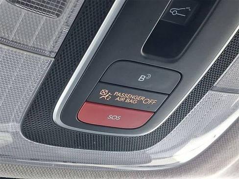 Used 2025 Hyundai Elantra Limited image 25