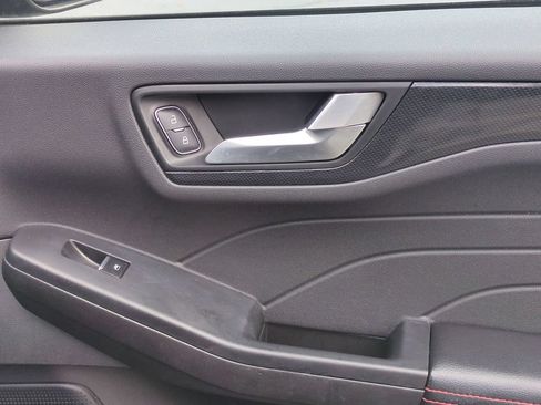Used 2025 Ford Escape ST-Line FWD image 33