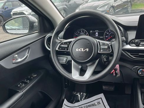 Used 2023 Kia Forte LXS FWD image 25