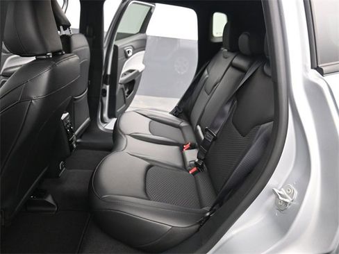 New 2026 Jeep Compass Latitude image 24