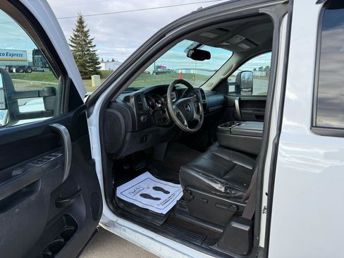 Used 2013 GMC Sierra 3500 SLE image 12