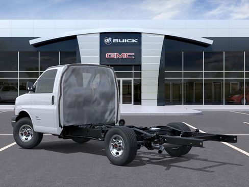New 2025 GMC Savana 3500 w/ Power Convenience Package image 10
