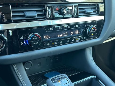 New 2026 Nissan Pathfinder Platinum image 27