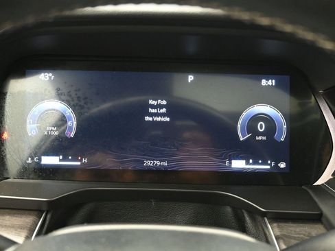 Used 2022 Jeep Grand Cherokee L Limited w/ Luxury Tech Group II image 18